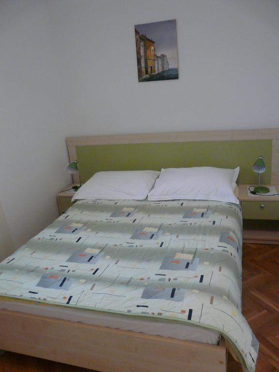 Apartments Mirela Пореч Экстерьер фото