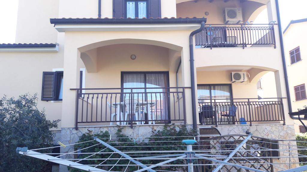 Apartments Mirela Пореч Экстерьер фото